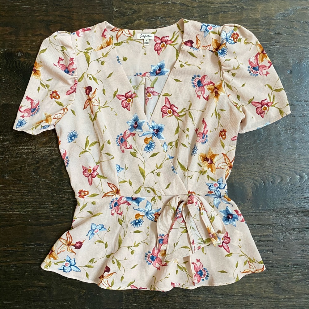 Lily White Puffed Sleeve Floral Blouse